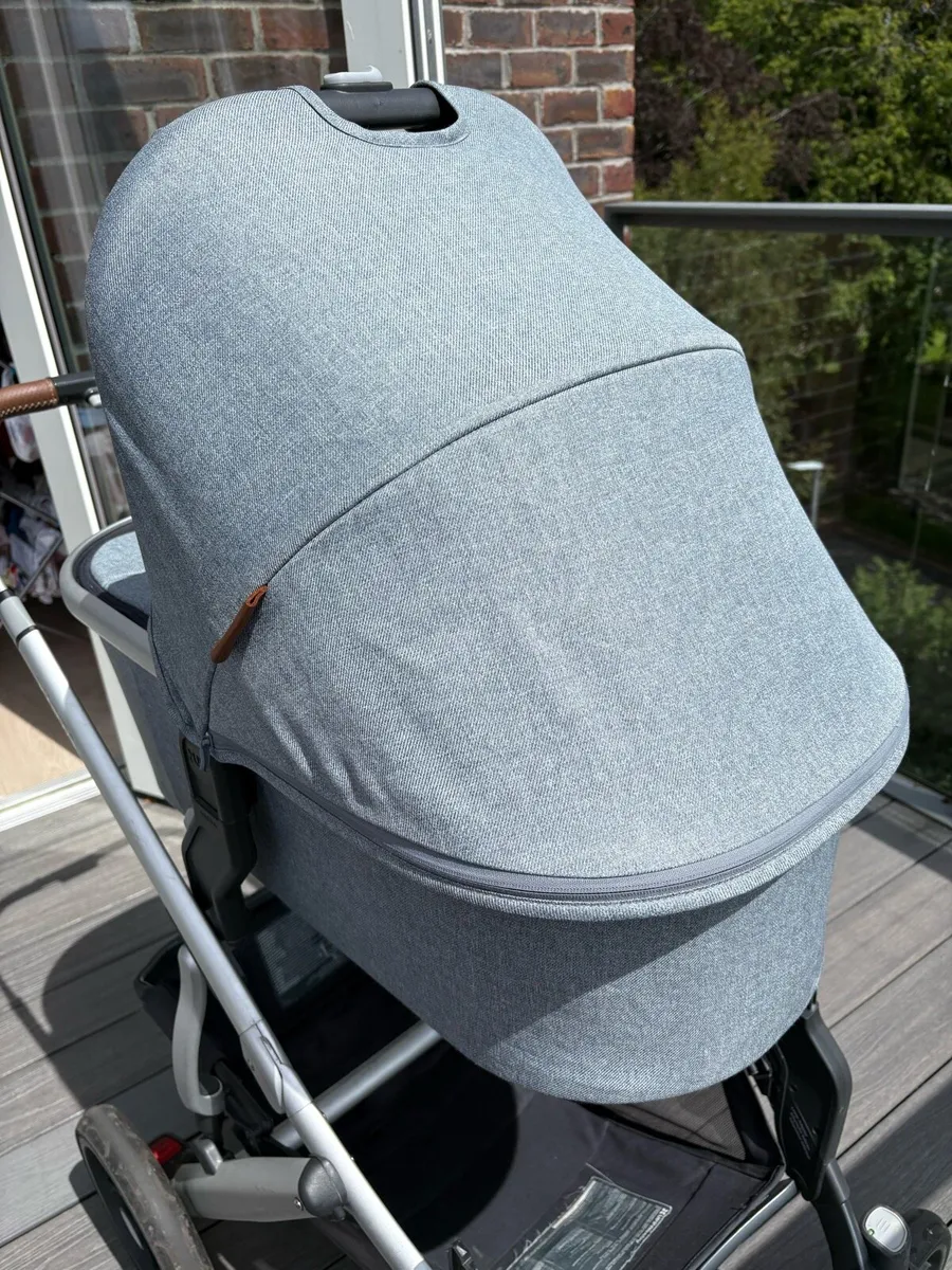 Uppababy Vista Double Pram/Stroller Bundle - Image 4