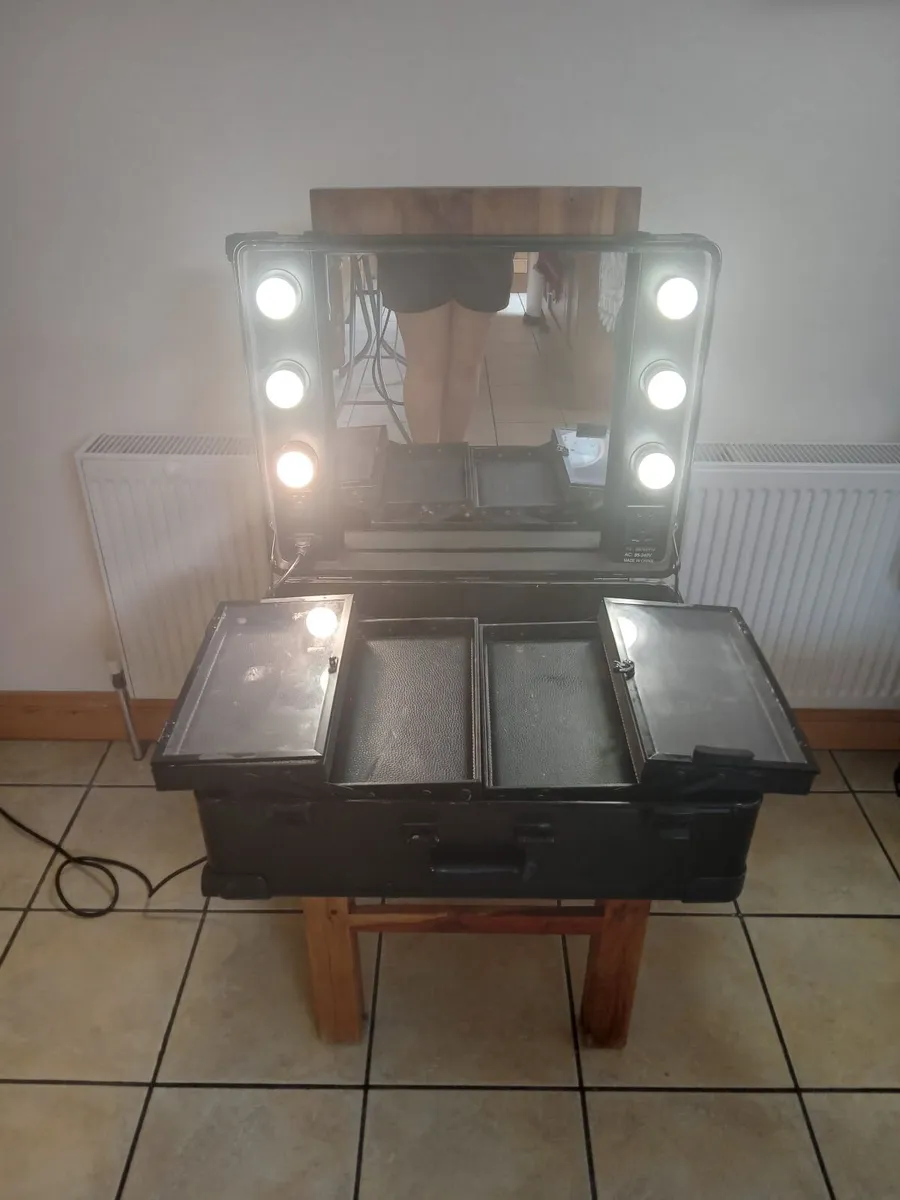 Makeup case - Image 1