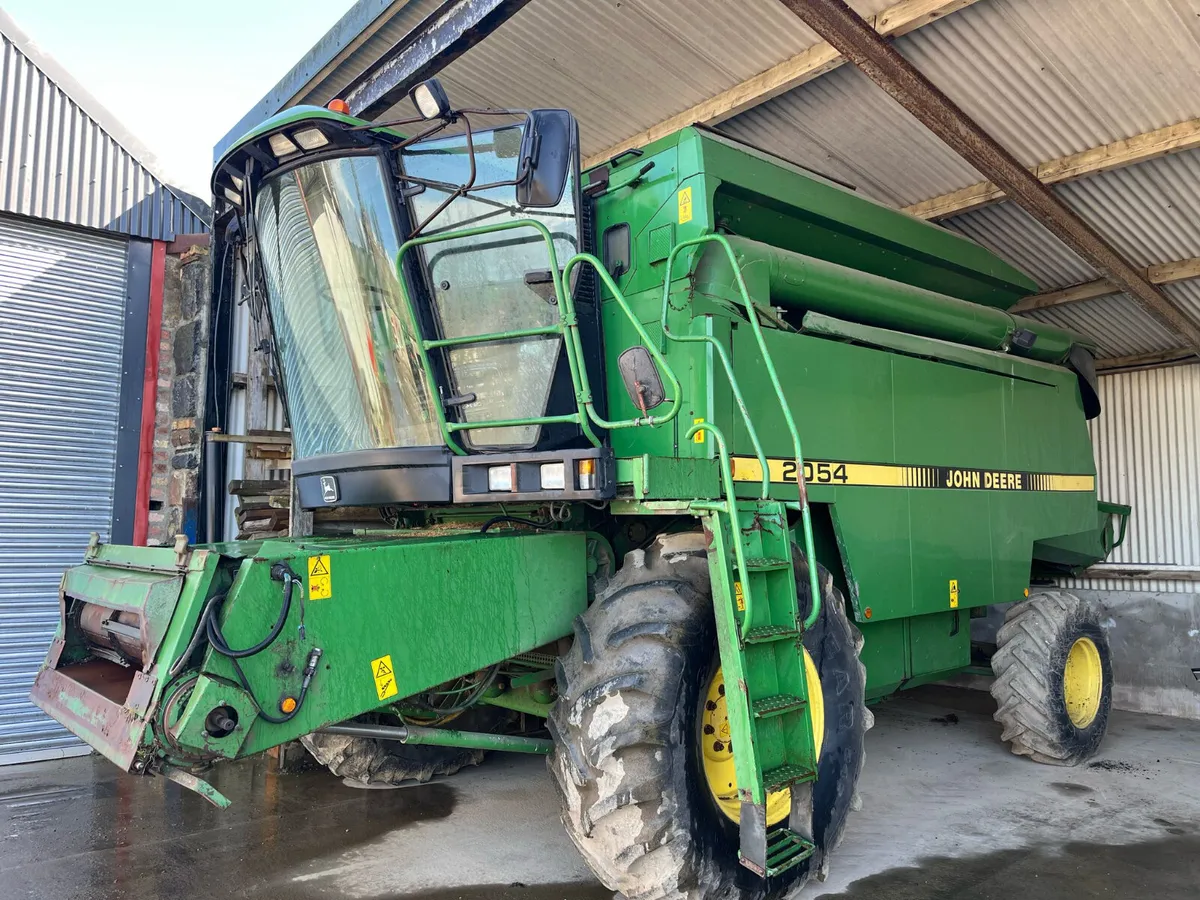 1996 John Deere 2054 - Image 1