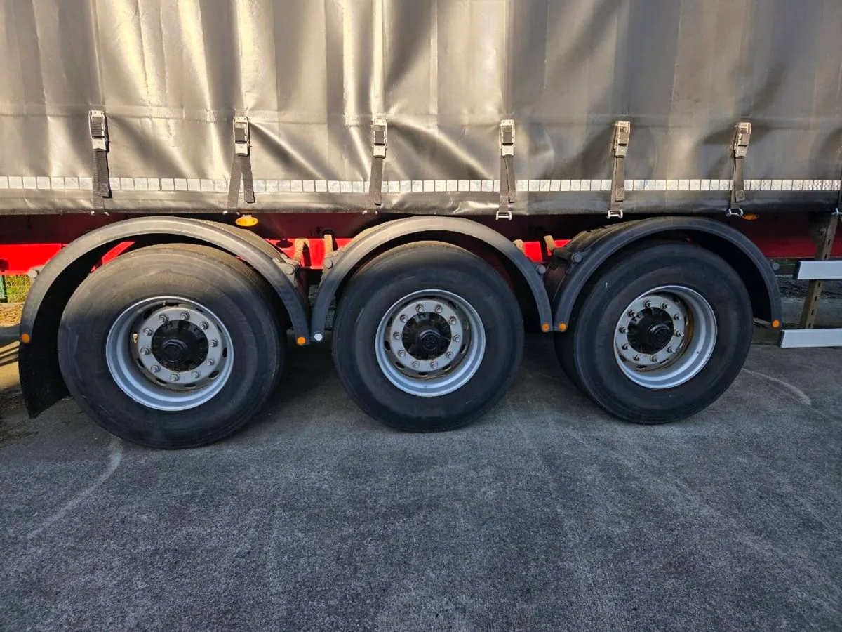 Tri-Axle Curtainsider Trailer 2014 - Image 2