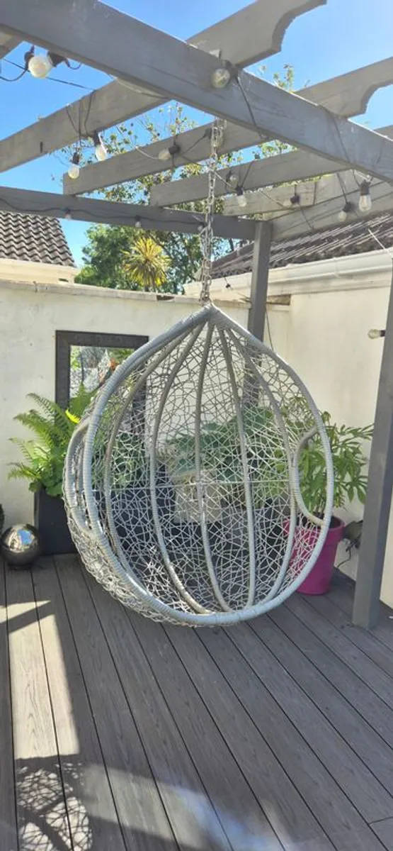 Metal Hanging Egg Chair