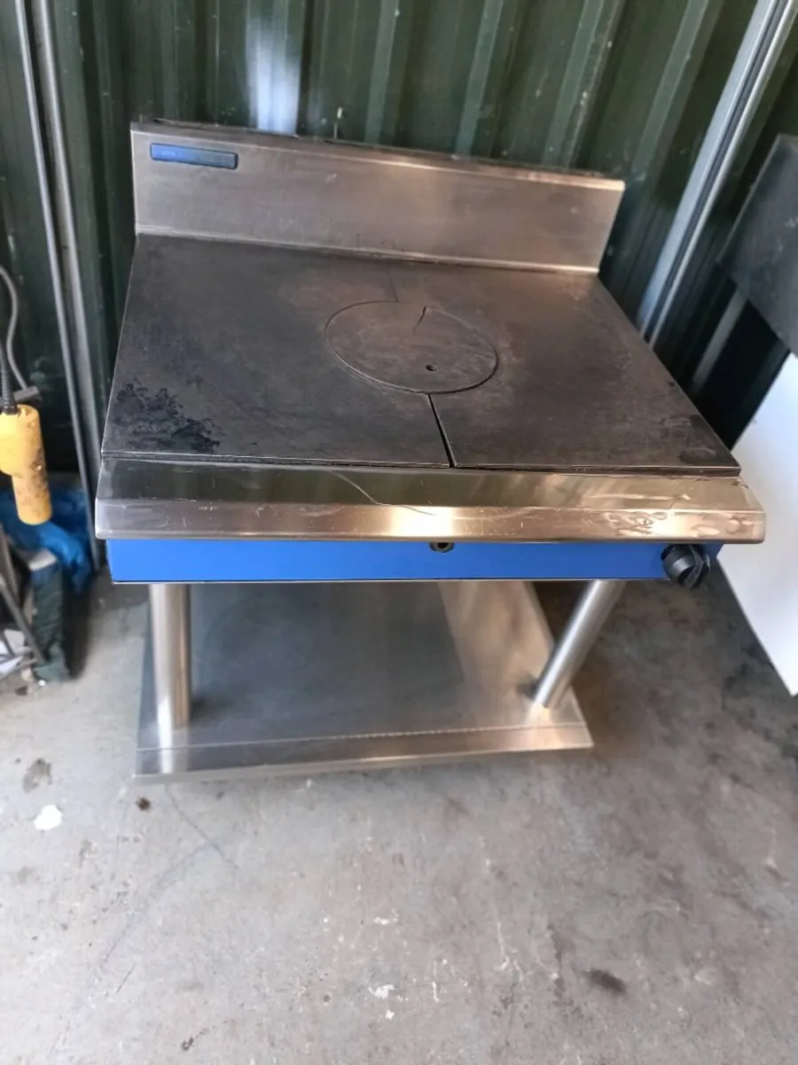 Blue seal Solid top cooker - Image 2