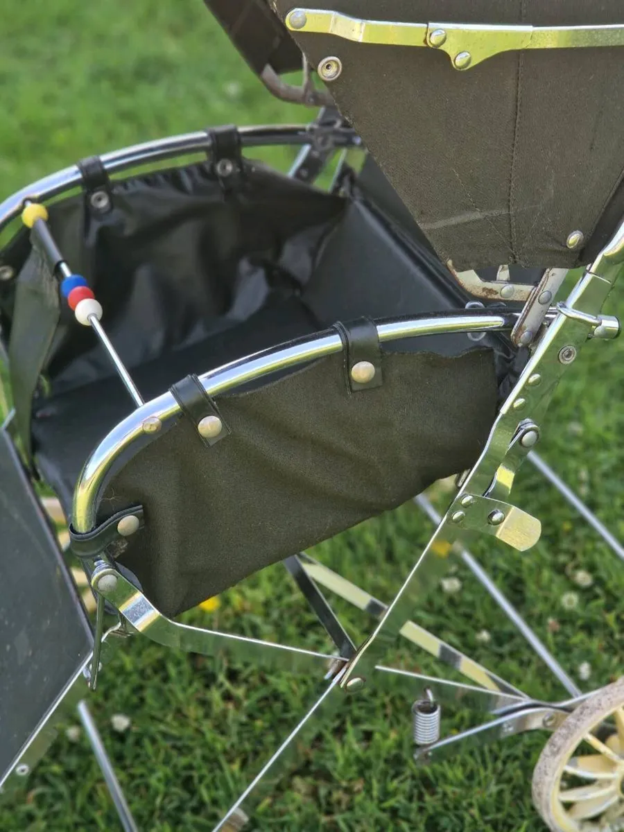 SILVER CROSS PUSHCHAIR - Image 3