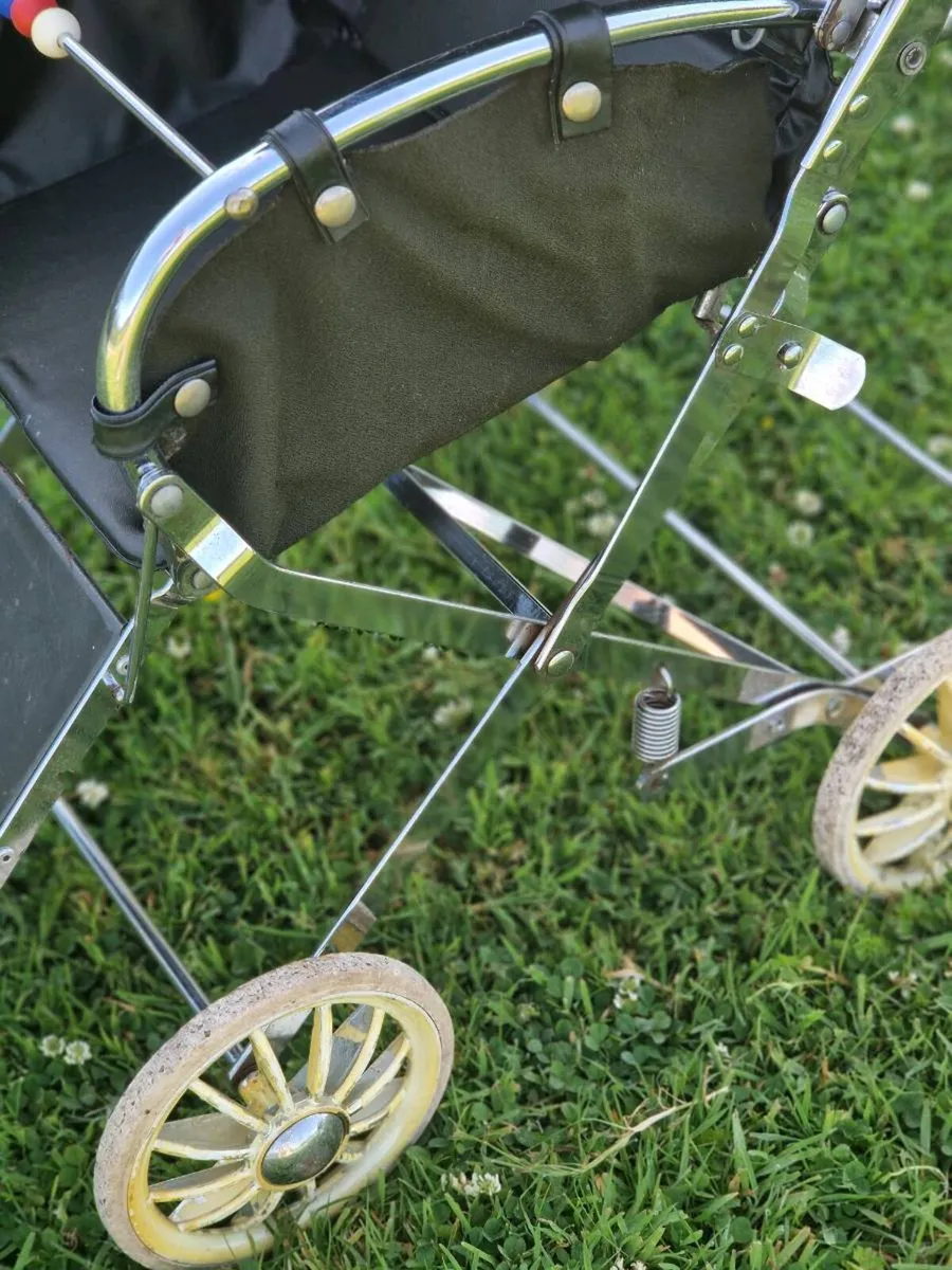 SILVER CROSS PUSHCHAIR - Image 4