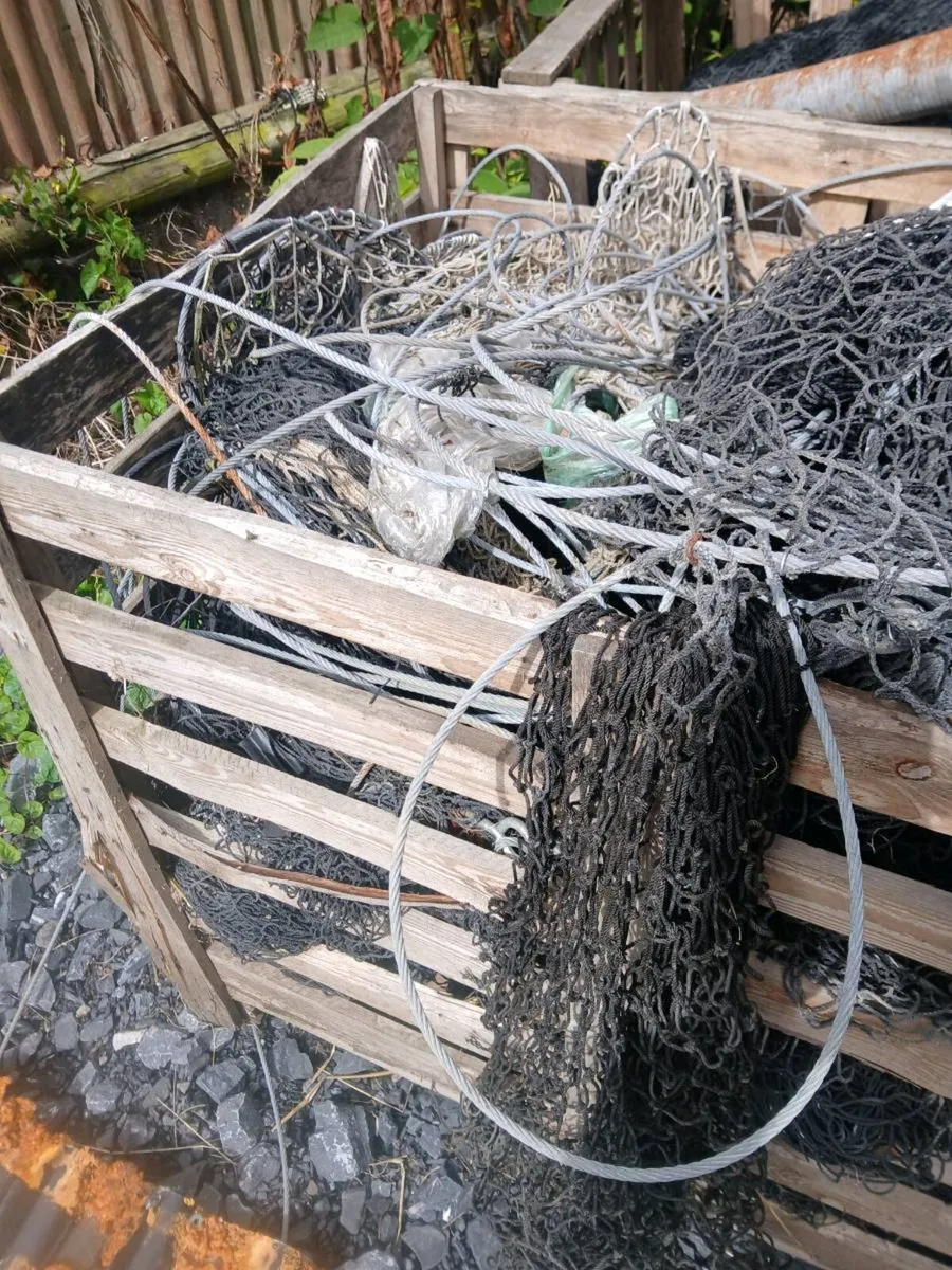 Ice hockey nets with stay ropes - Image 1