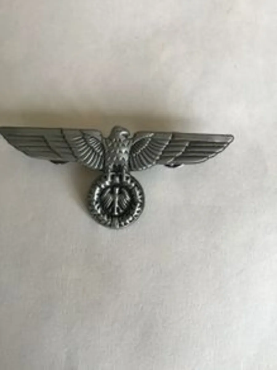 WW2 German Army uniform badge (Metal)