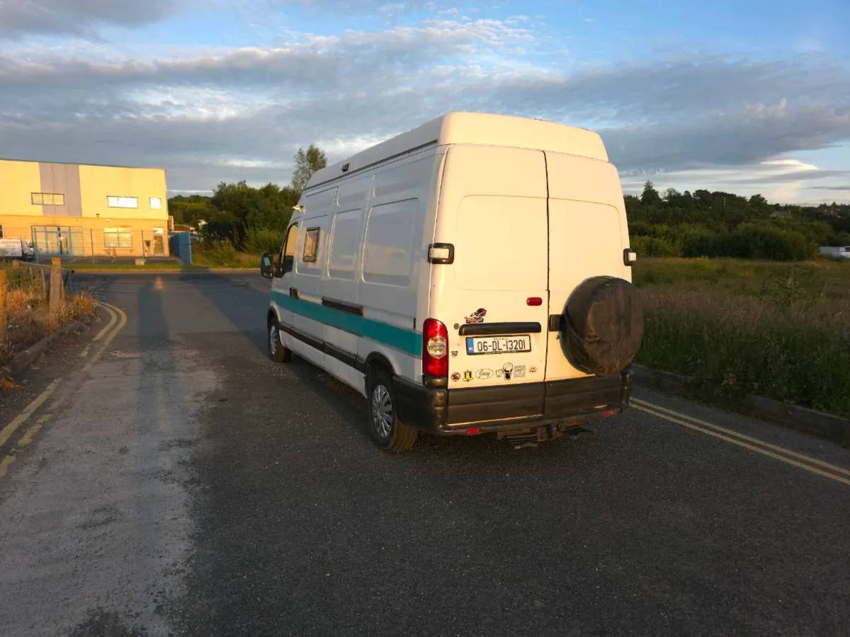 06 Renault master Campervan - Image 3