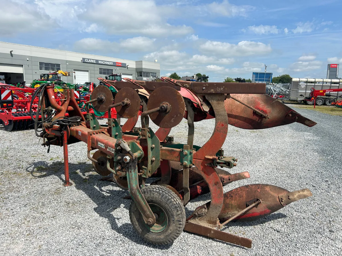 Kverneland 3 Furrow Reversible Plough - Image 4