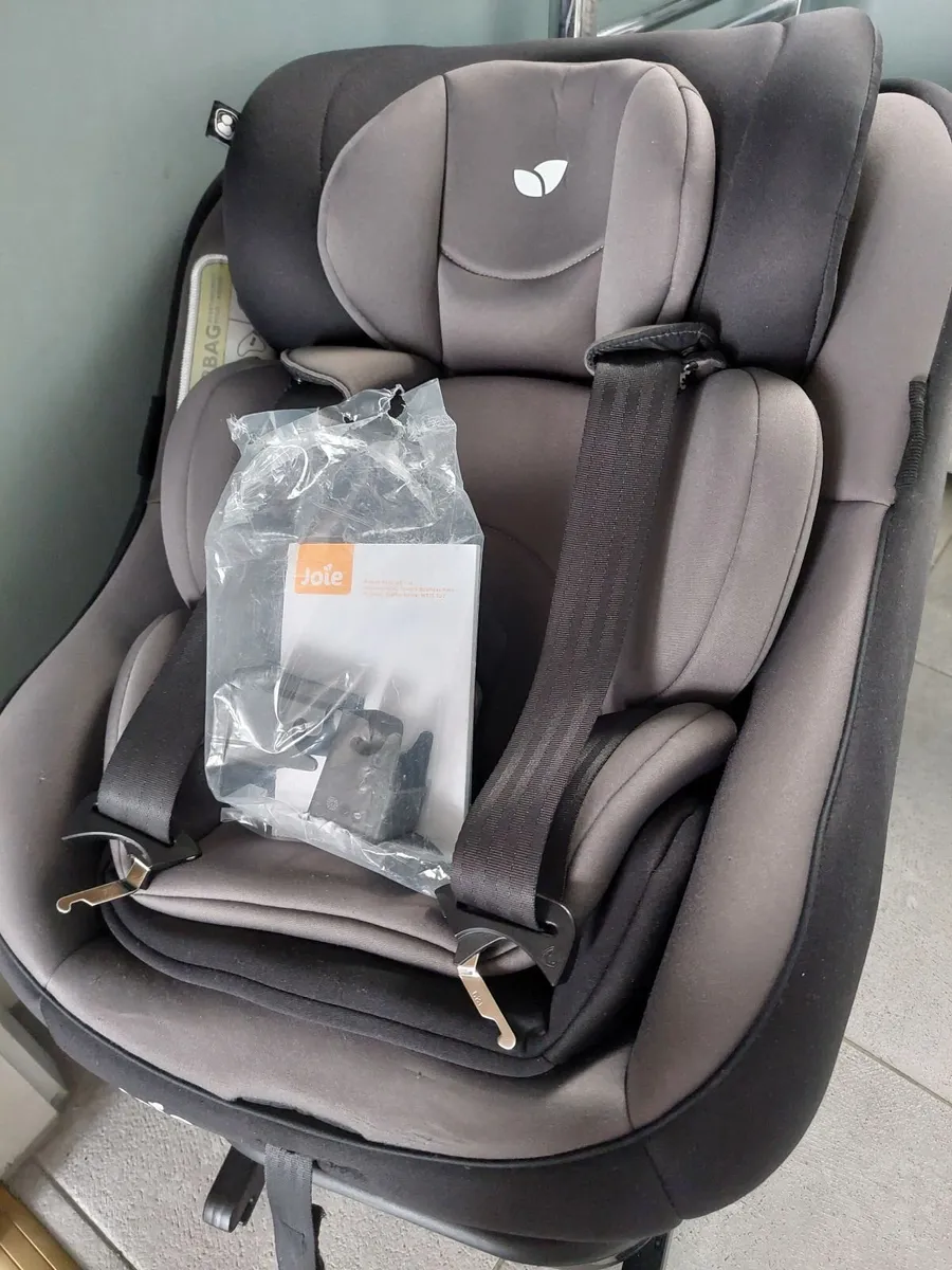 Joie 360 Car seat - Image 1