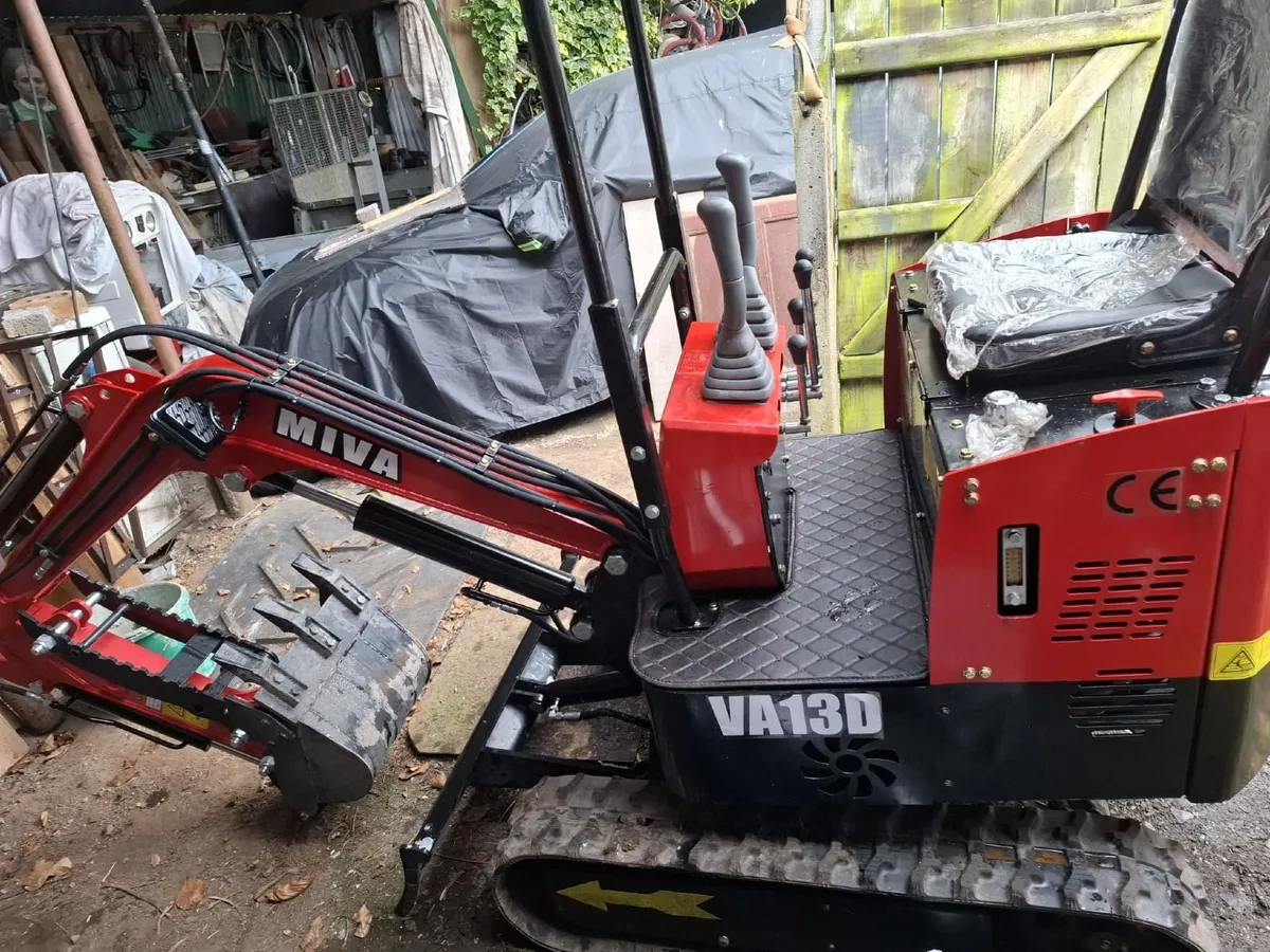 NEW Miva VA13 mini digger - Image 4