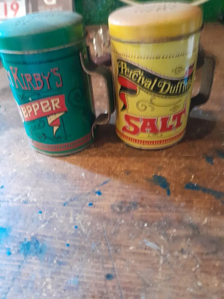 Vintage salt and pepper  shakers - Image 2