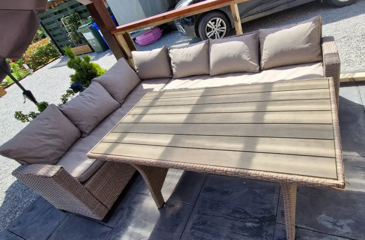Garden furniture - Image 1