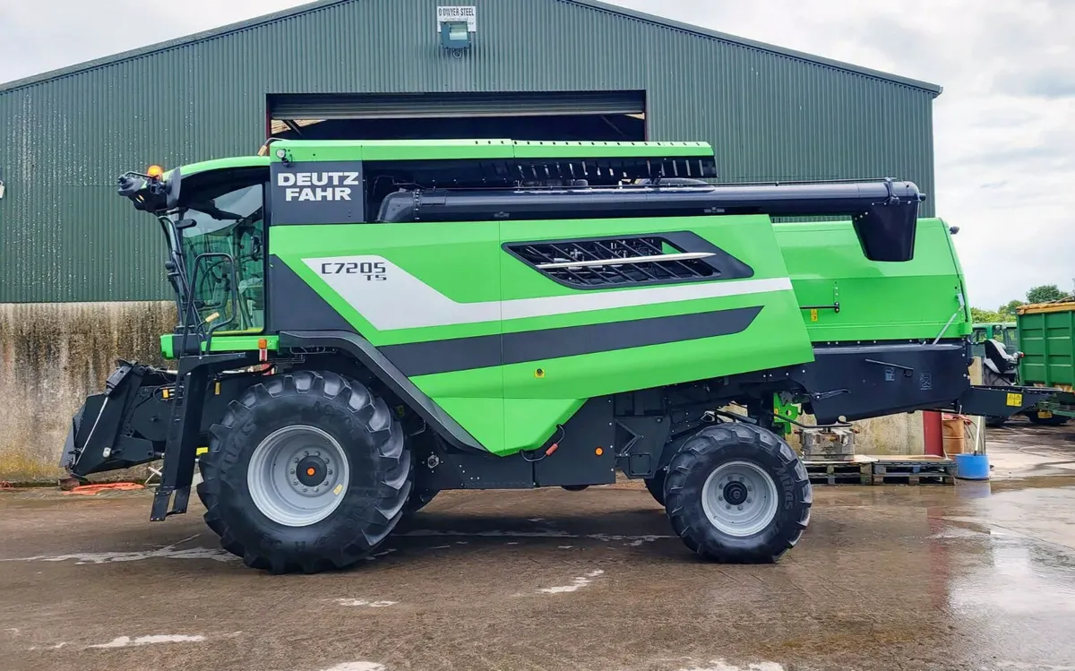 2016 Deutz 7205TS, 5 Walker Machine - Image 2