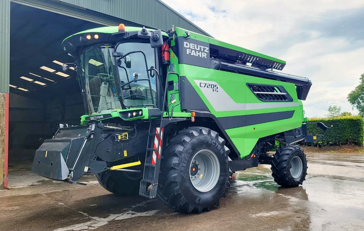 2016 Deutz 7205TS, 5 Walker Machine - Image 1