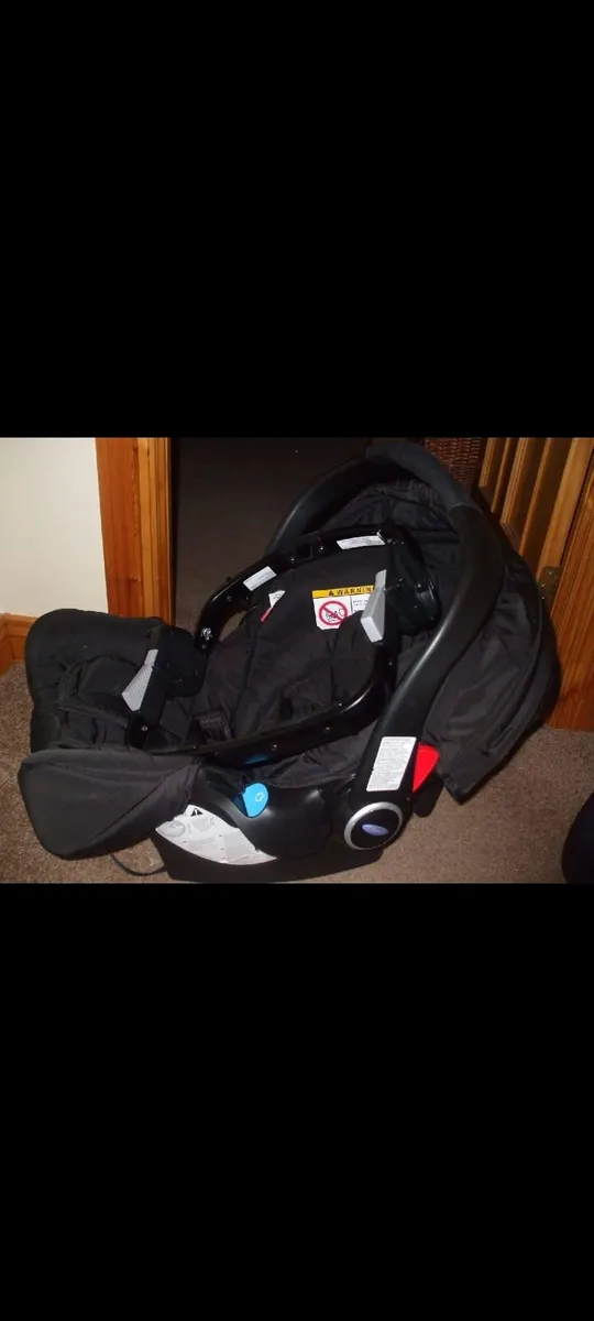 Graco travel system - Image 1