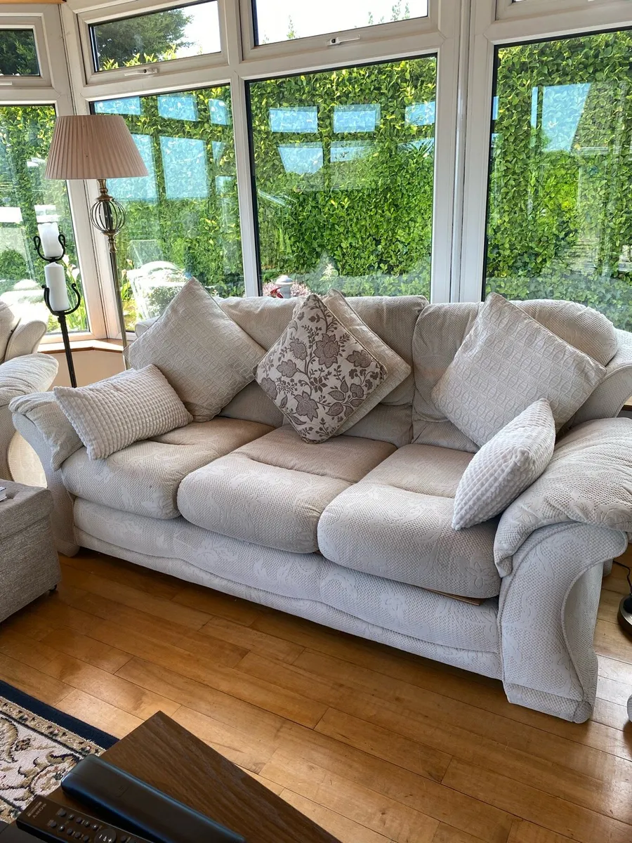 Three piece Sofa Set - Image 1