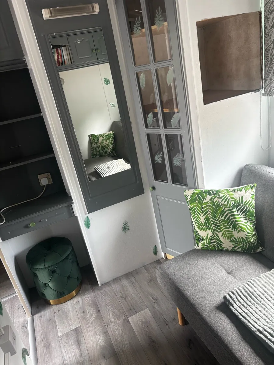 Mobile Home - Image 4