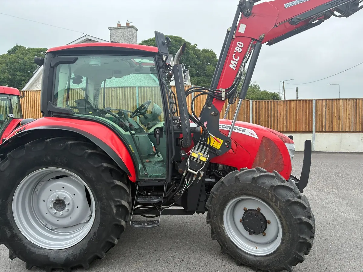 2016 McCormick X5.50 tractor - Image 4
