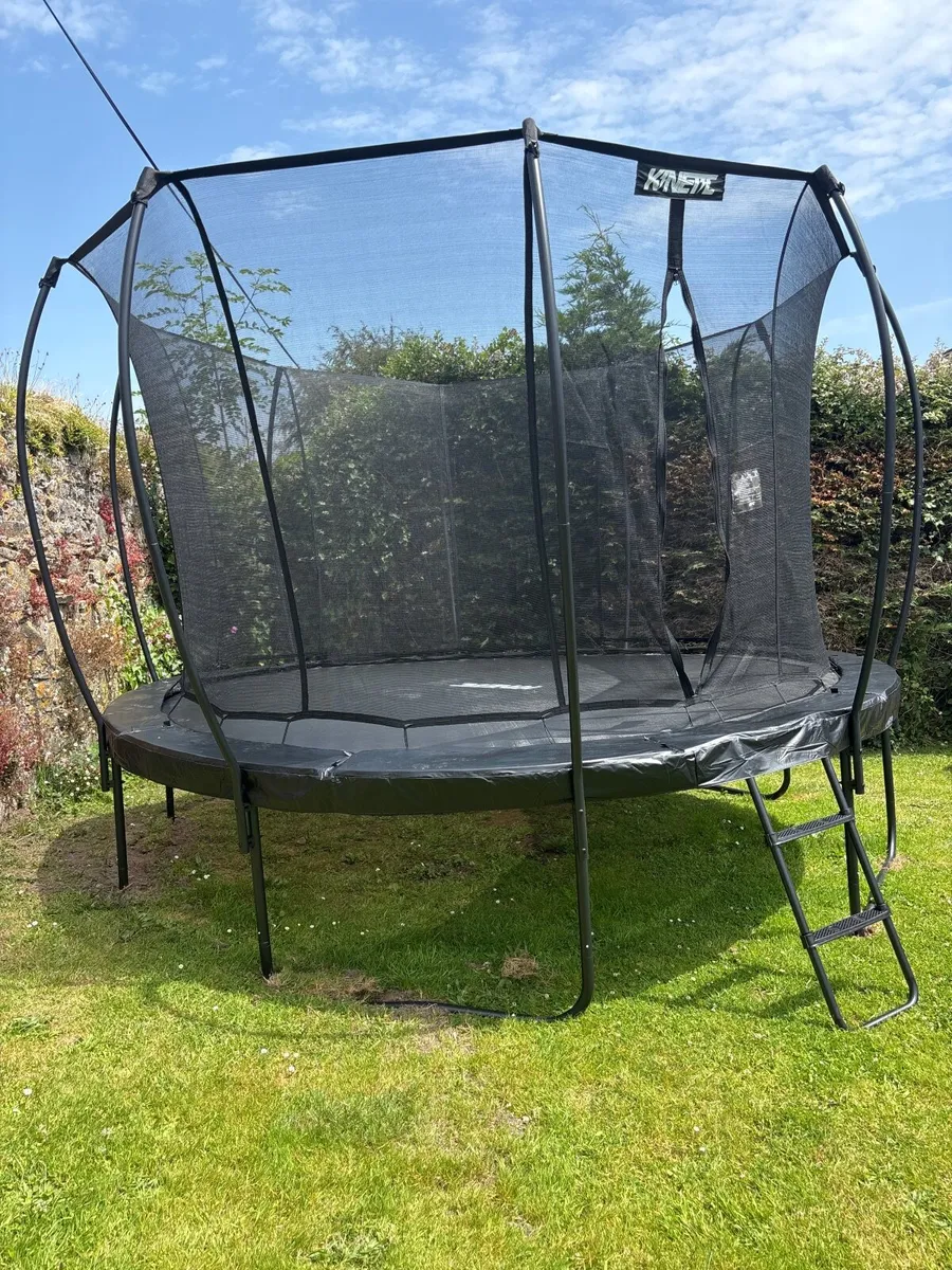Trampoline - 12ft - Image 1