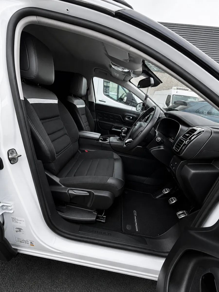 2023 Citroen C5 Aircross Commercial - Image 3