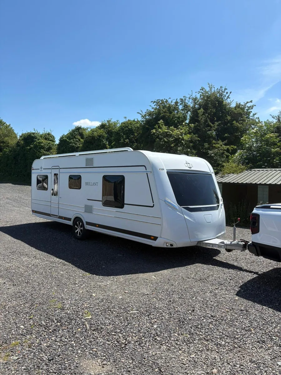 2023 Lmc Lord brillant 590 island bed caravan - Image 1