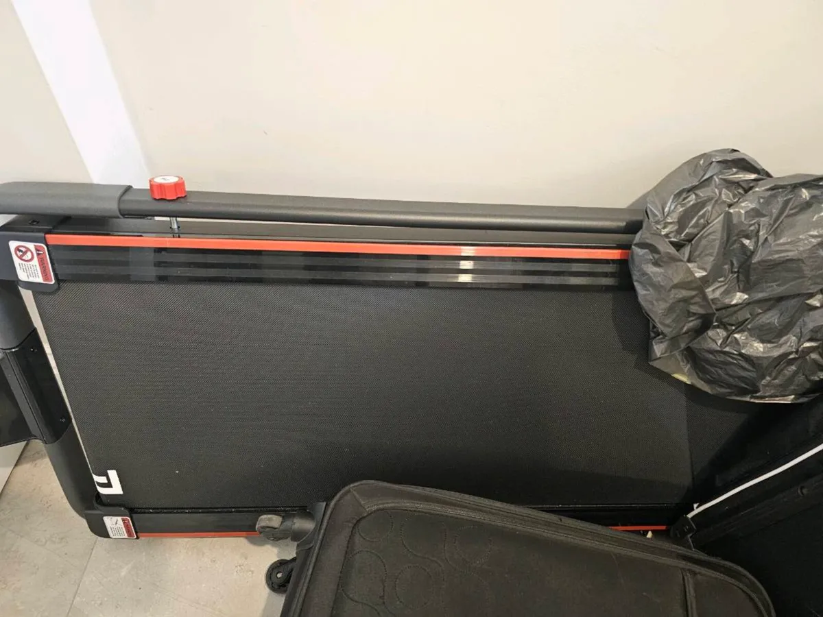 Foldable treadmill - Image 2