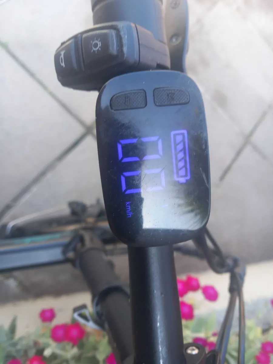 FIIDO D4 Folding Electric Bike - Image 3