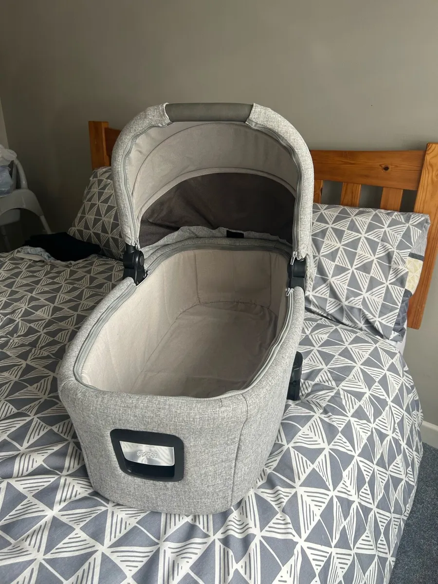 Mamas & Papas travel system Flip xt - Image 4