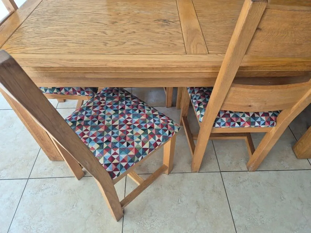 Dining table and chairs - Image 1