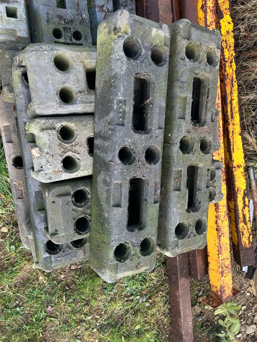 25 Security Barrier bases - Image 2