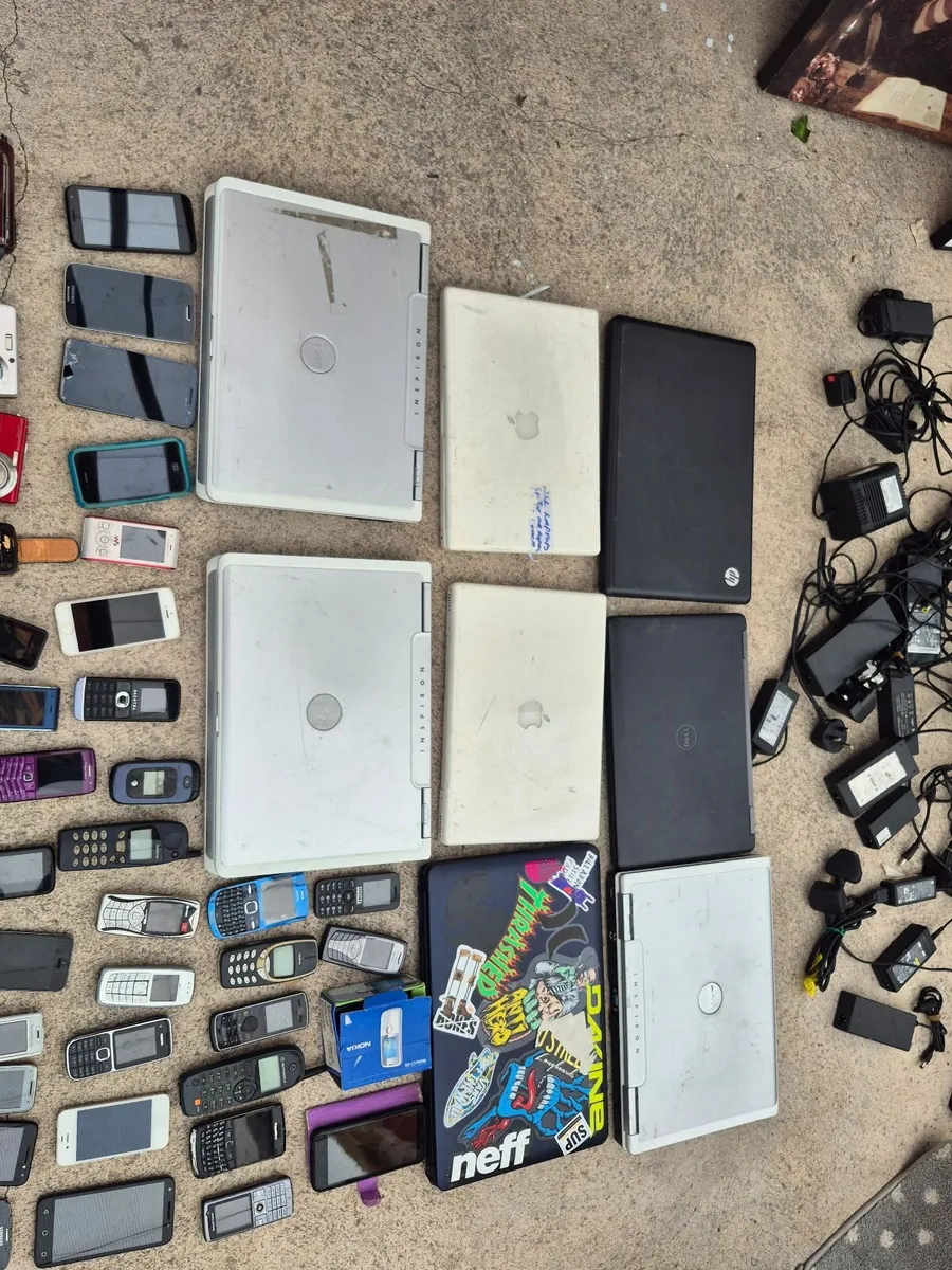 Laptops phones joblot - Image 1