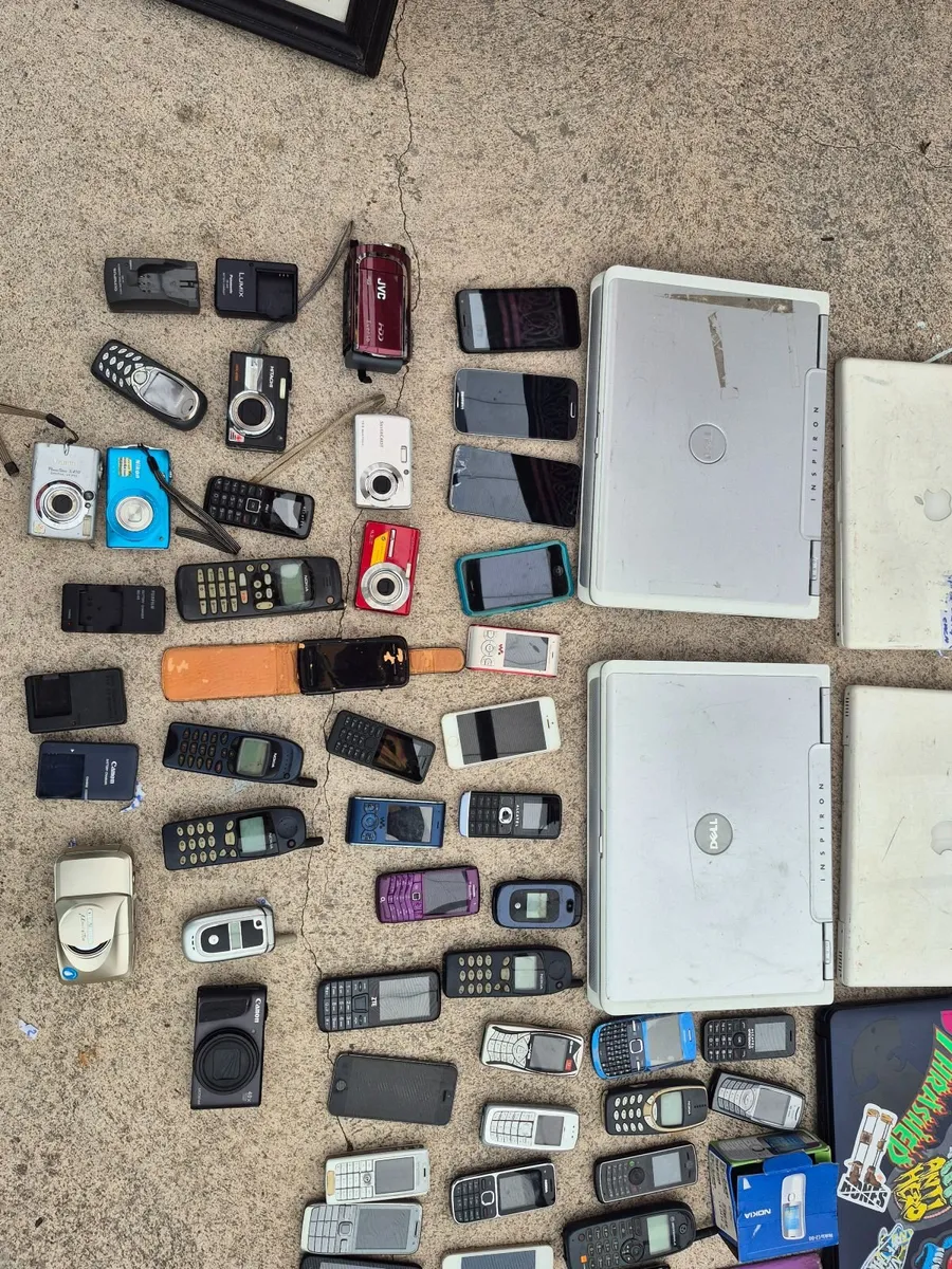 Laptops phones joblot - Image 2