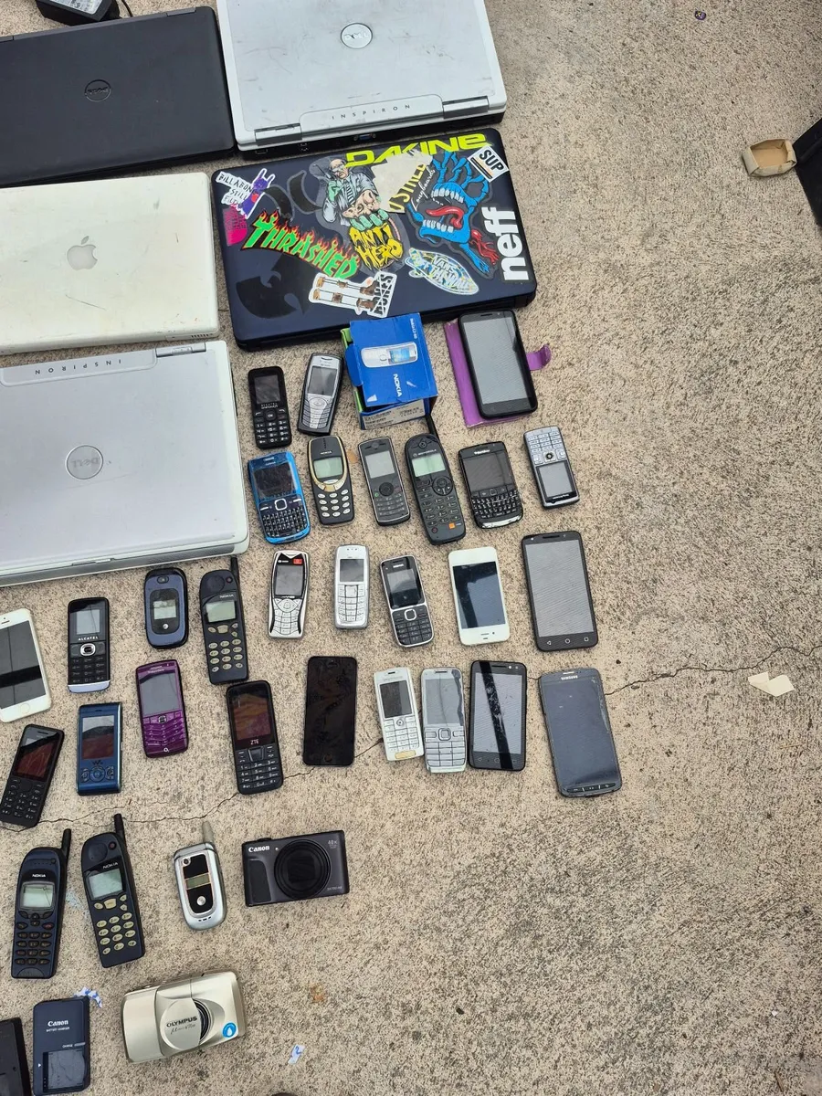 Laptops phones joblot - Image 4