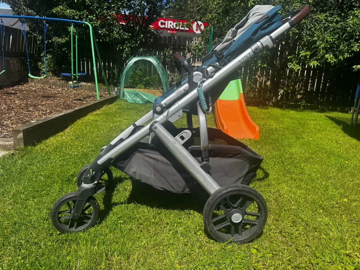 UPPAbaby Vista V2 Complete Bundle - Image 2