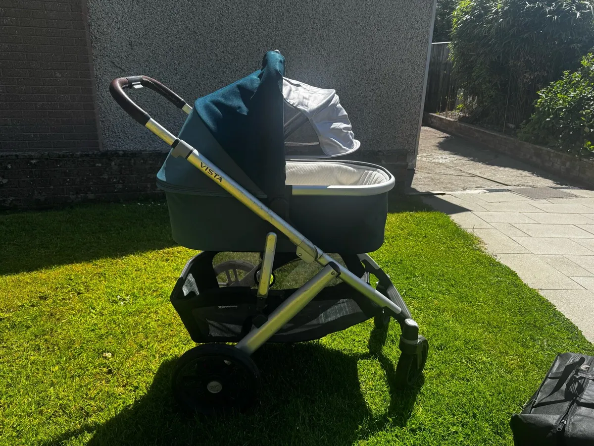 UPPAbaby Vista V2 Complete Bundle - Image 1