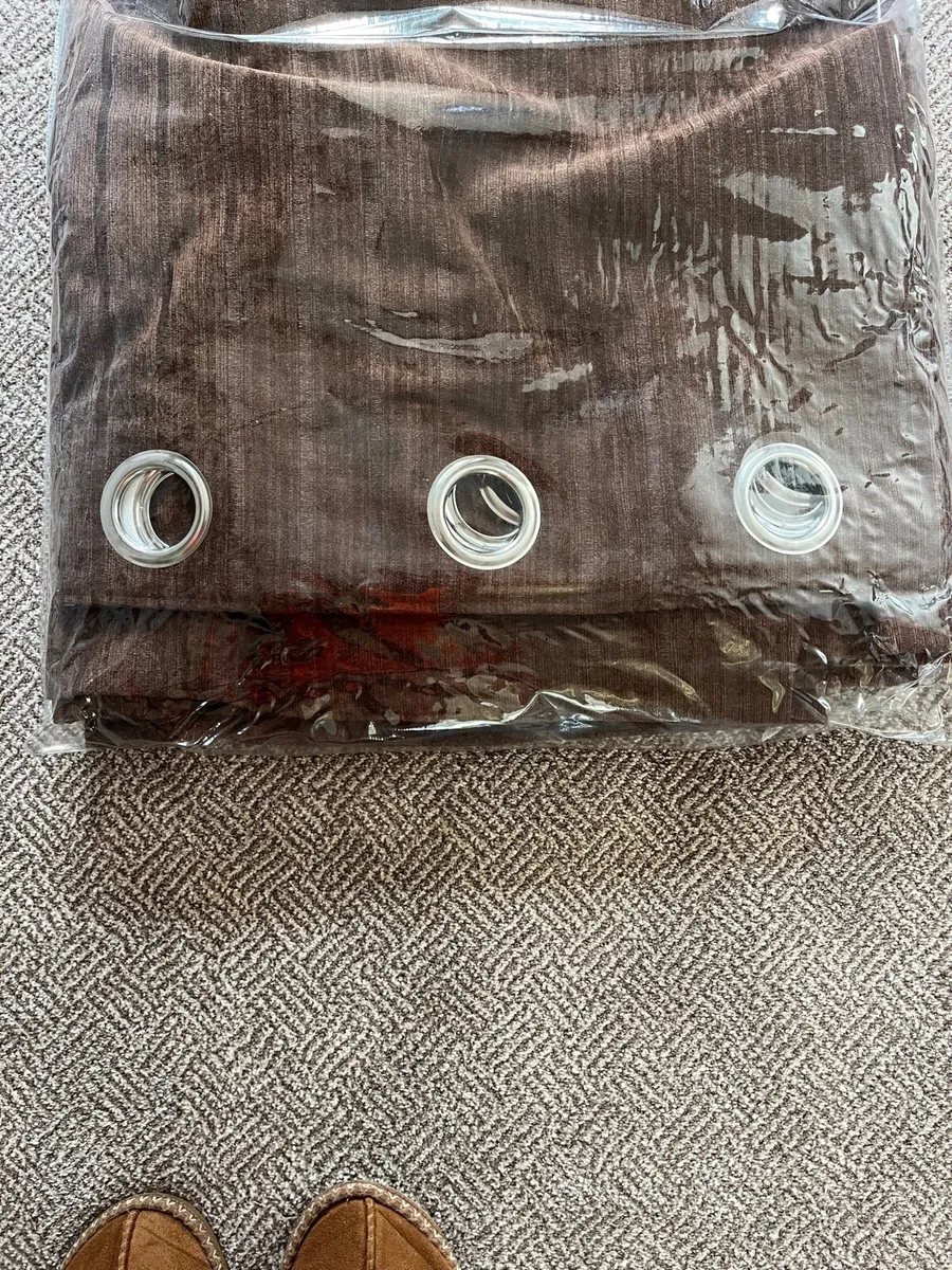Curtains - Image 2