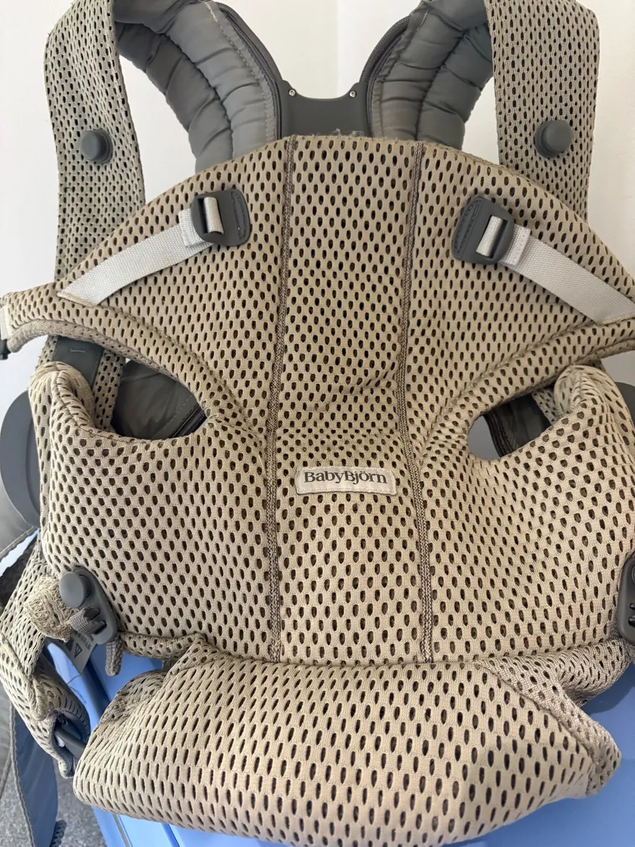 Baby Bjorn Carrier - Image 3