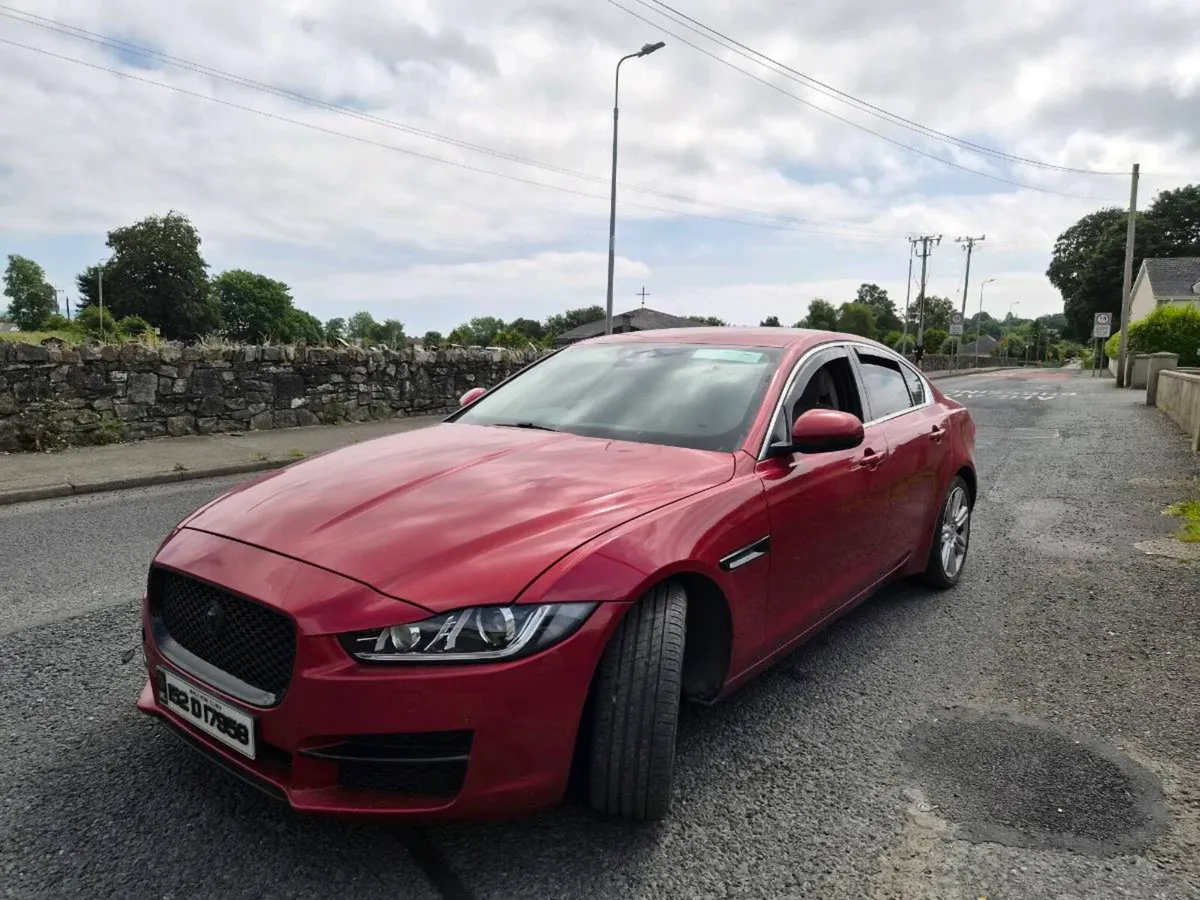 Jaguar Xe 2015 Automatic - Image 2