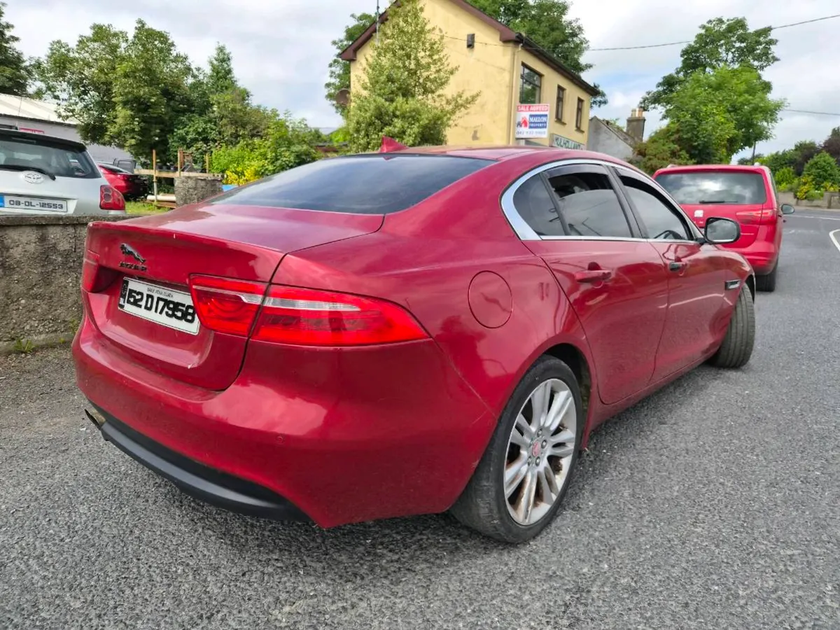 Jaguar Xe 2015 Automatic - Image 4