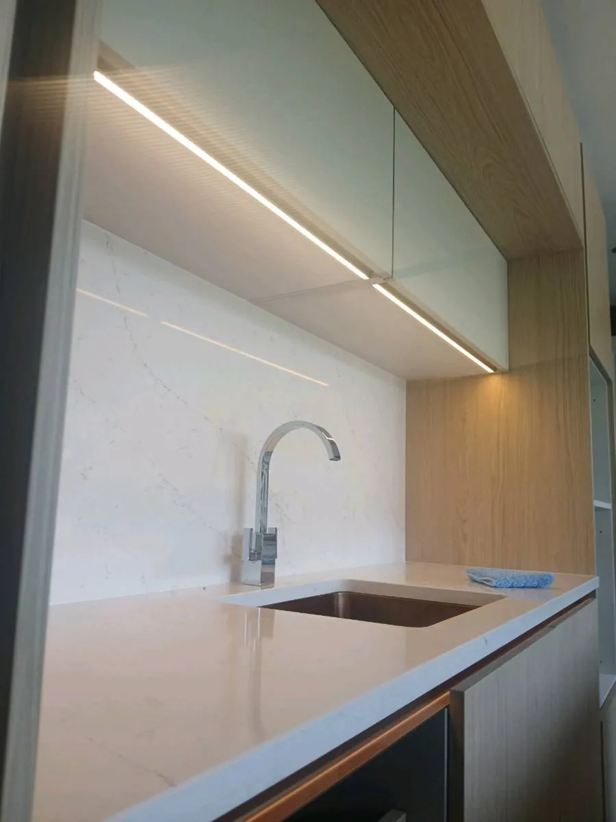 Showroom kitchen - Image 4