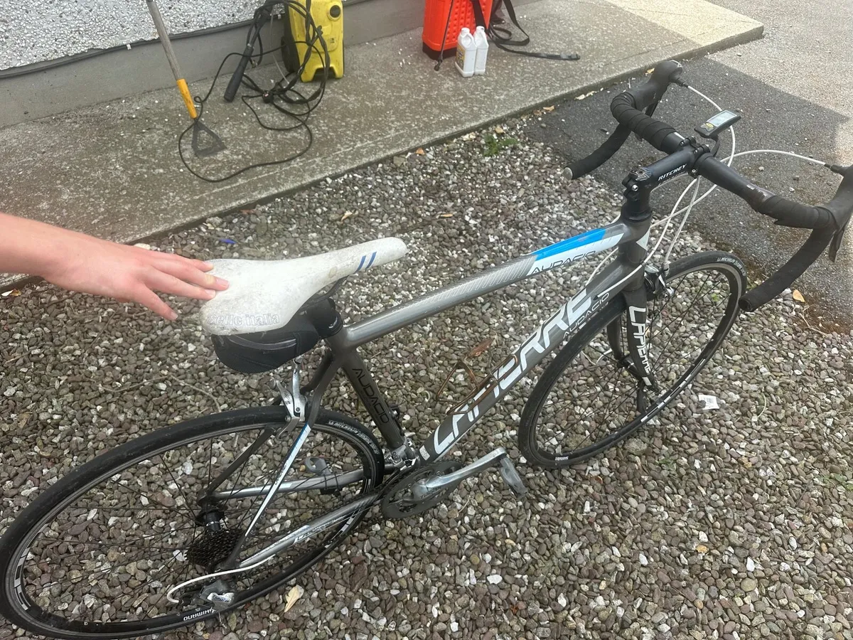 Racing bike - Image 1