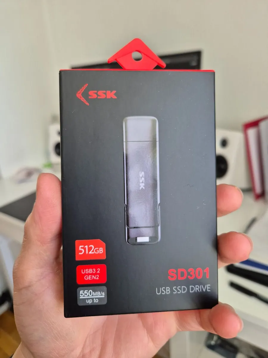 512GB portable SSD - Image 1