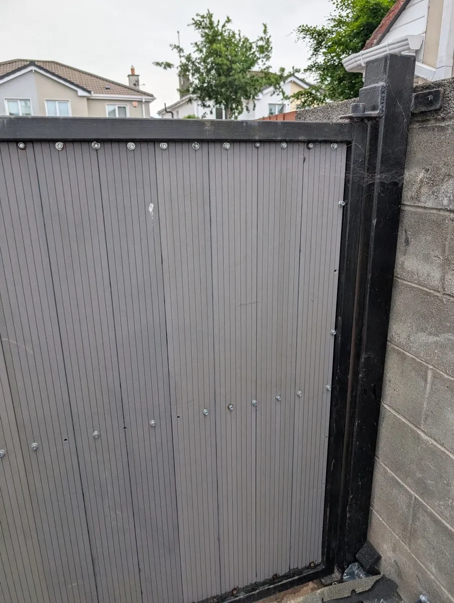 Double gates - Image 3