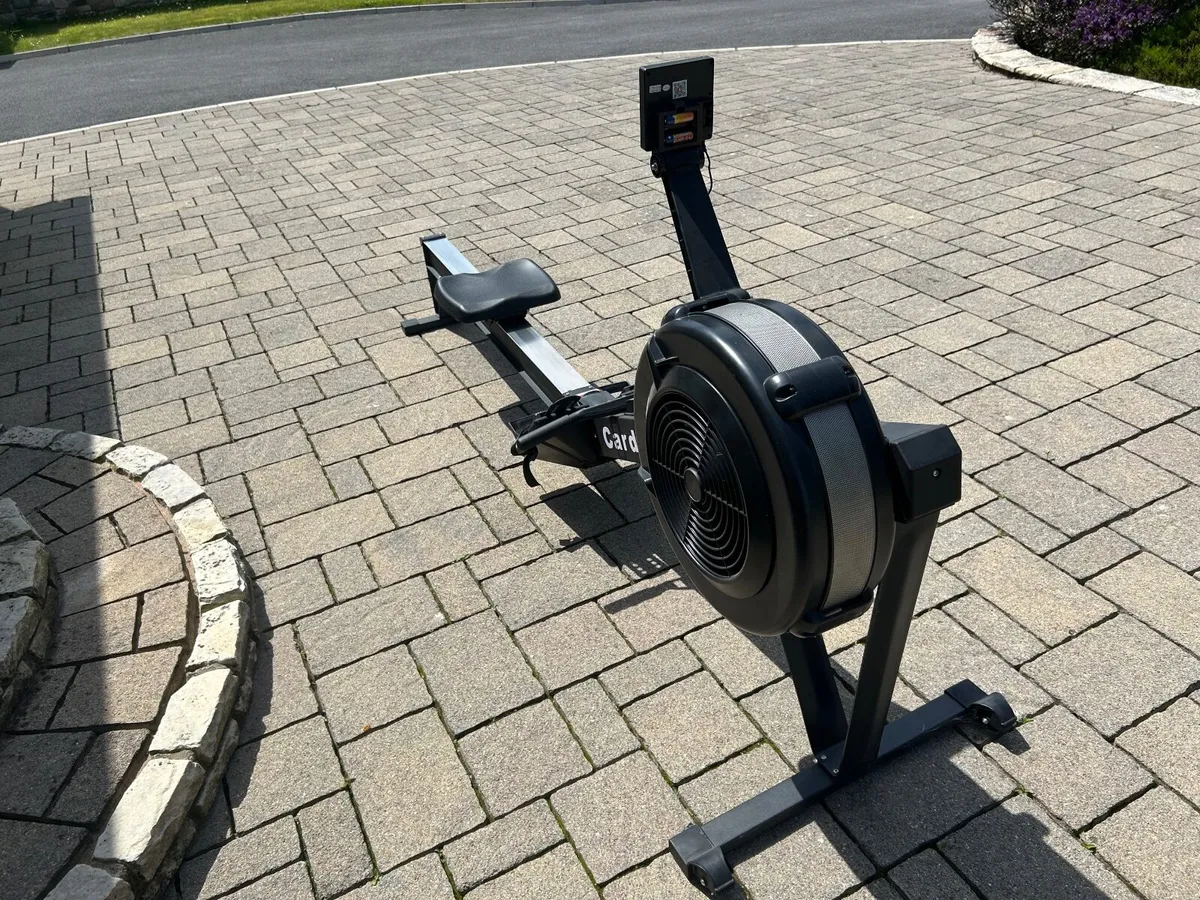 Rowing machine - Image 1