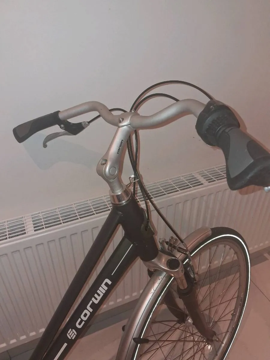 Ladies bicycle - Image 4