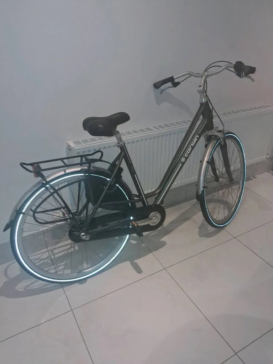 Ladies bicycle - Image 1