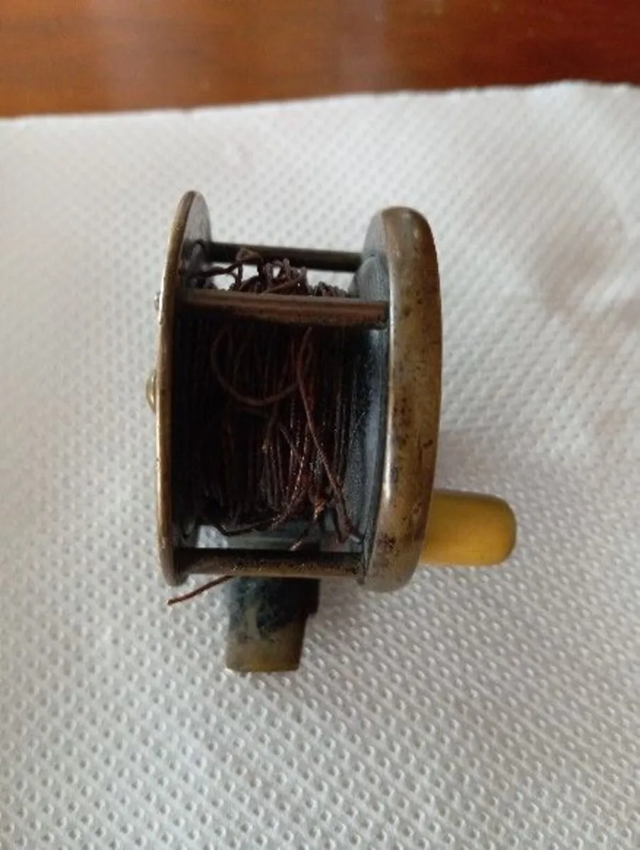 Old Vintage Brass Fishing Reel - Working Perfect - Image 2