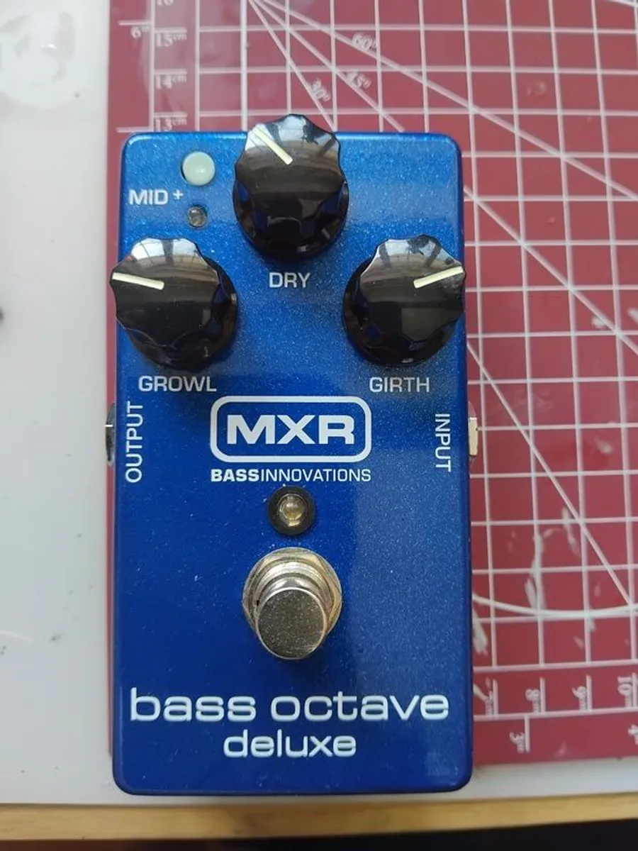 MXR Bass Octave Deluxe Effects Pedal