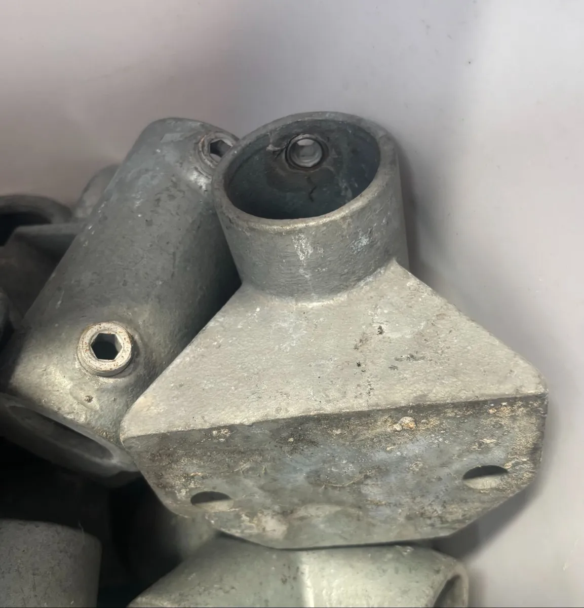 Safety Kee Klamp 265-8 Offset Rail Wall Flanges - Image 2