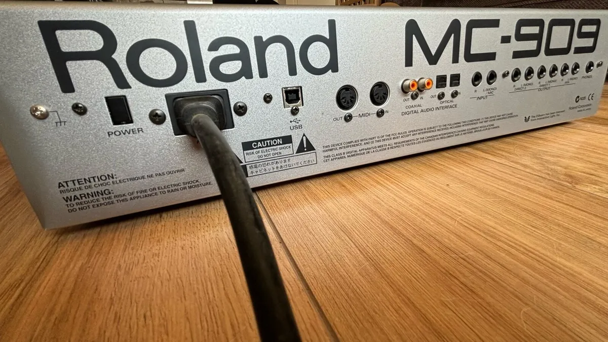 Roland MC-909 - Image 3